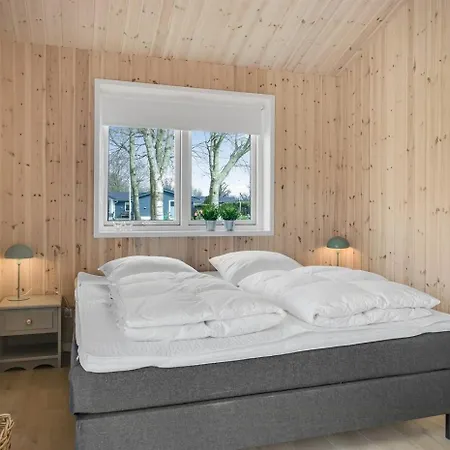 Wooden House With Direct Access To The Sea * Haslevgårde