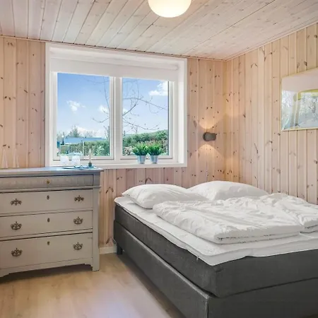 Vakantiehuis Wooden House With Direct Access To The Sea Hadsund