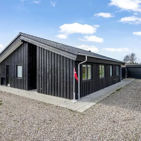 Wooden House With Direct Access To The Sea * Hadsund