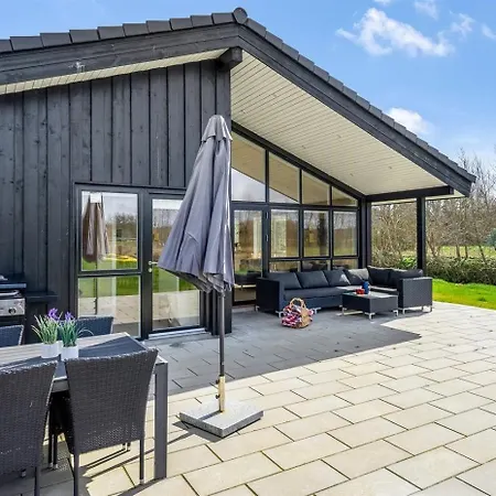 Wooden House With Direct Access To The Sea