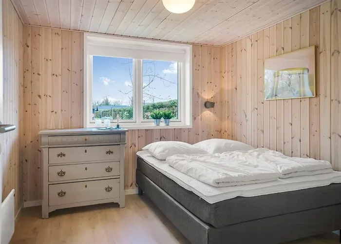 Hébergement de vacances Wooden House With Direct Access To The Sea Hadsund