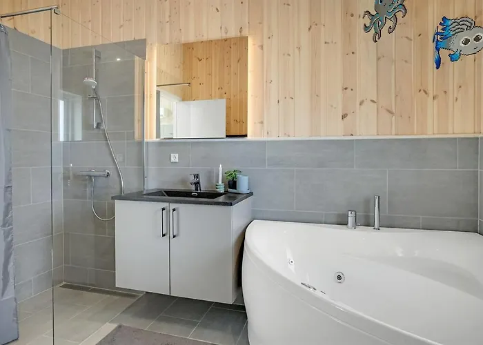 Wooden House With Direct Access To The Sea * Hadsund