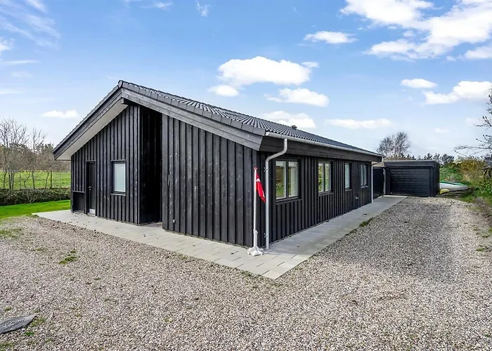 Wooden House With Direct Access To The Sea * Hadsund