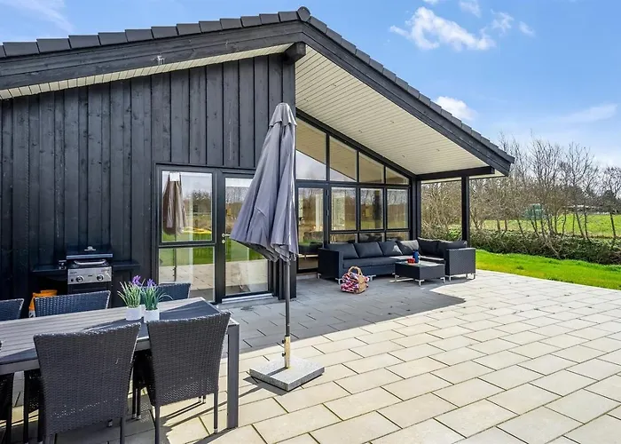 Wooden House With Direct Access To The Sea